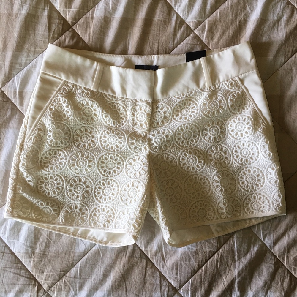 The Limited Elegant Cream Lace Tailored Women's Shorts Size 2